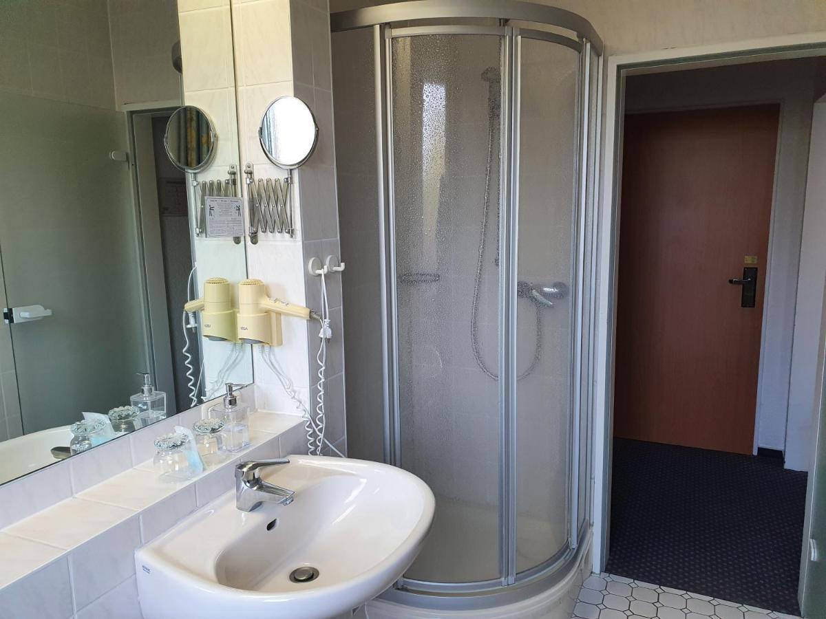 Hotel Pension Stoertebeker Biendorf Bagian luar foto